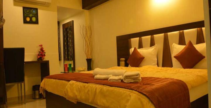 Hotel Ashish Ahmedabad Exterior foto